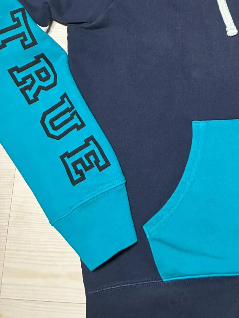 True Religion Men's Colorblock Navy & Cyan Paneled Full-Zip Hoodie Size Large